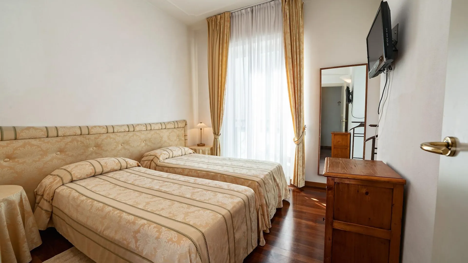 Hotel Negresco Cattolica
